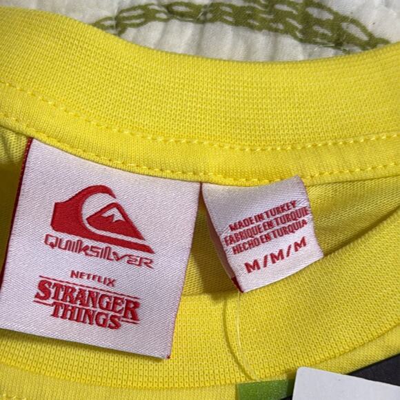 Quicksilver size medium Stranger Things Surfer Boy short sleeve Graphic T-Shirt - Picture 7 of 12